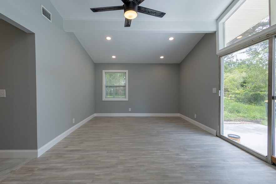 Living Room - 3371 Thalia Rd