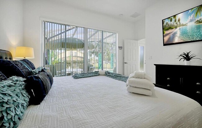 Building Photo - Stunning Fully Furnished and Decorated home in Davenport with Private Pool!