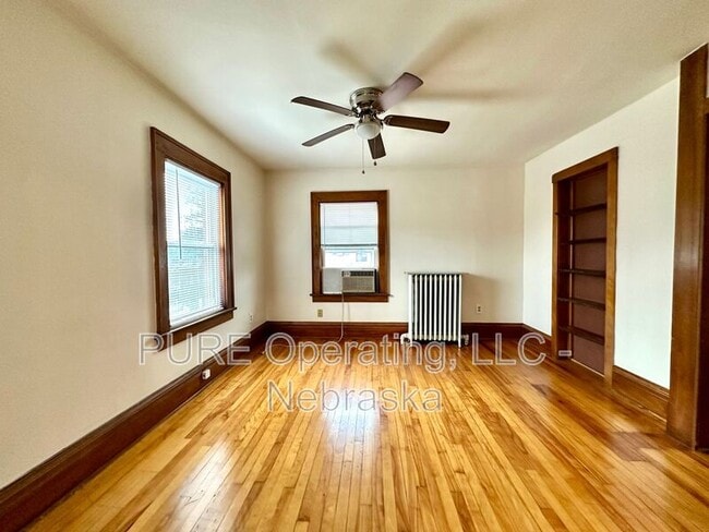 Building Photo - 4821 Underwood Ave