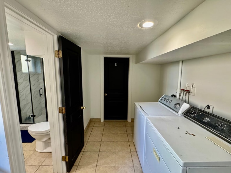 Building Photo - 440 E Garfield Ave