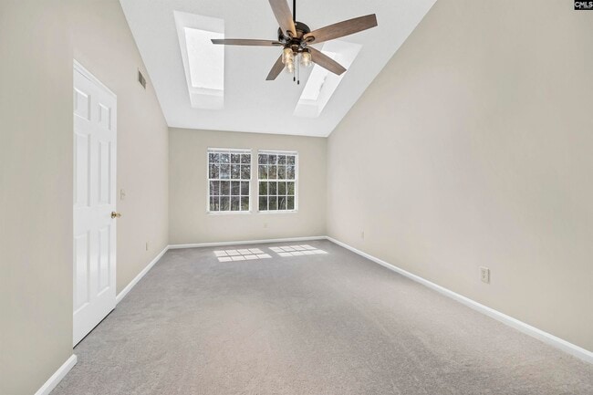 Building Photo - 605 N Donar Dr