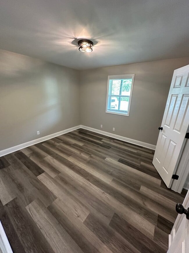 Building Photo - FOR LEASE - single family home in Hermitage, TN!