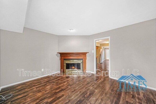 Building Photo - 704 Worthington Dr