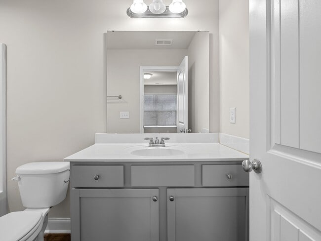 Building Photo - Charming two bedroom two and a half bathroom ready for you to call home!