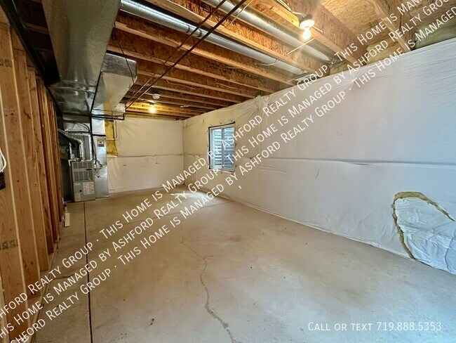 Building Photo - 8295 St Helena Dr