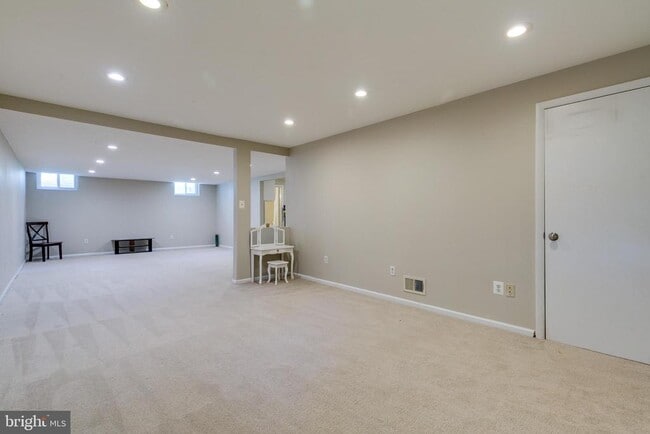 Building Photo - 12010 Sugarland Valley Dr