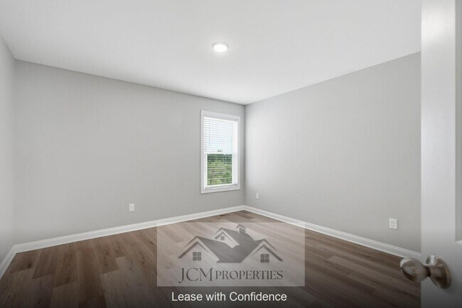 Building Photo - 114 Chickadee Trl
