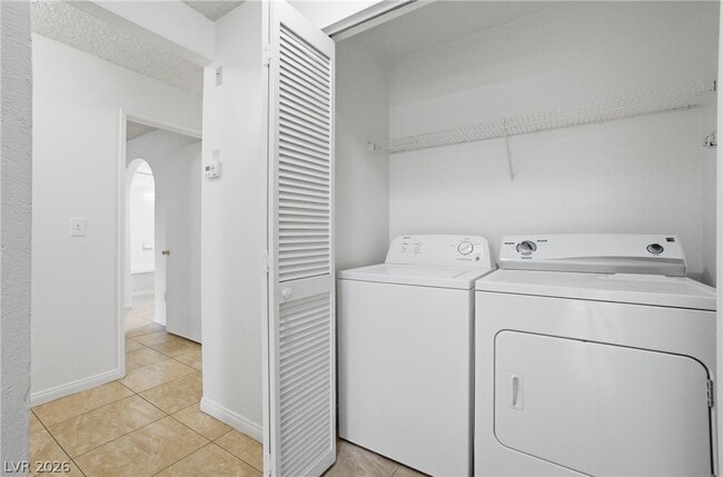 Building Photo - 2200 S Fort Apache Rd