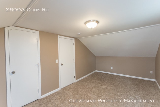Building Photo - Newly Renovated Olmsted Twp Home
