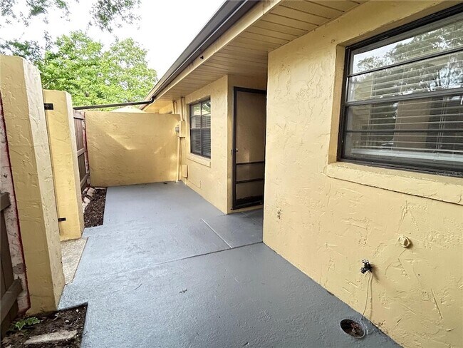 Building Photo - 1026 Medinah Dr