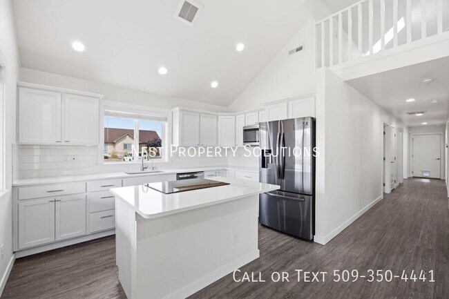 Building Photo - 123 9th Ave