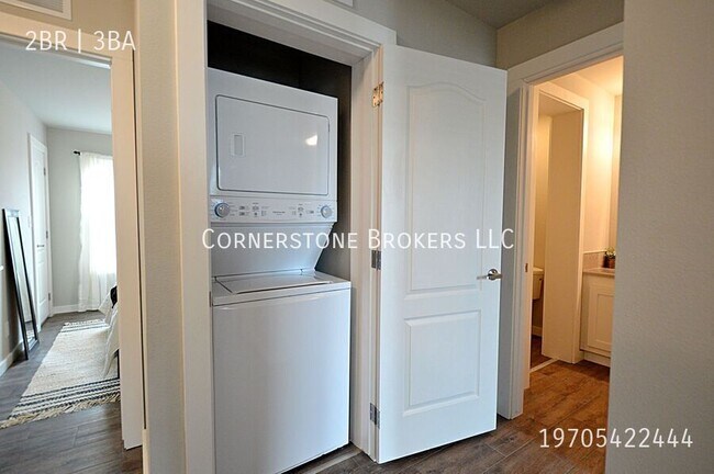 Building Photo - 1116 Colton-A
