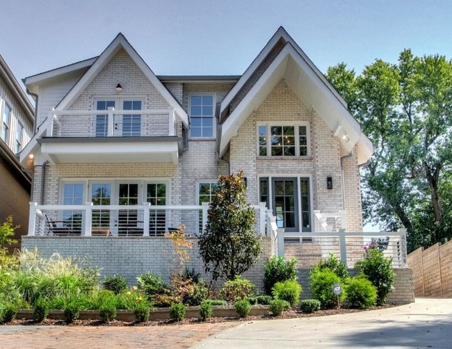 Building Photo - 4004 Lealand Ln