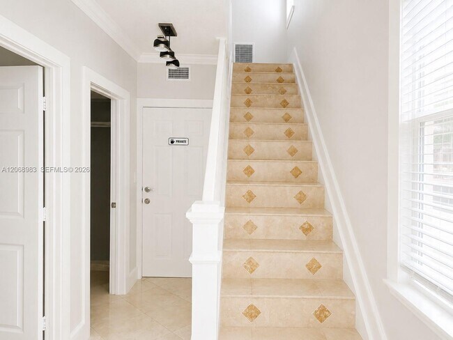 Building Photo - 2069 S Ocean Dr