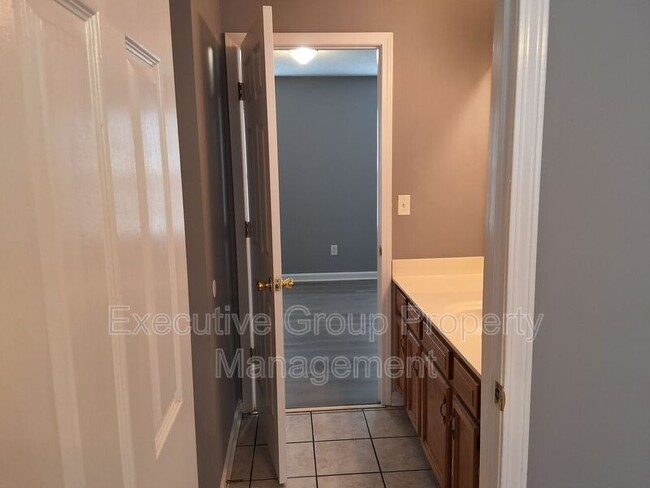 Building Photo - 1107 Northridge Dr
