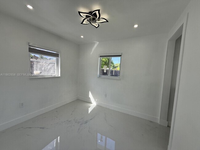 Building Photo - 11805 SW 185th St