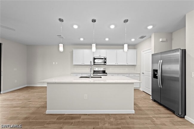 Building Photo - 27906 Radiant Ct