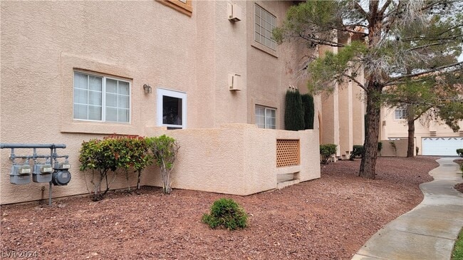 Building Photo - 2925 Wigwam Pkwy