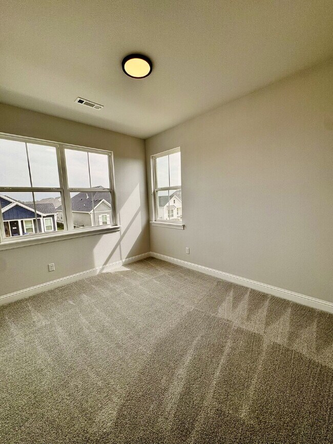 Building Photo - 6747 Winterwood Ave