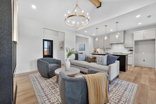 Building Photo - 1415 Farmhouse Ave