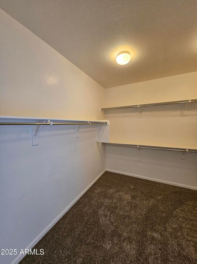 Building Photo - 2065 E Hulet Dr