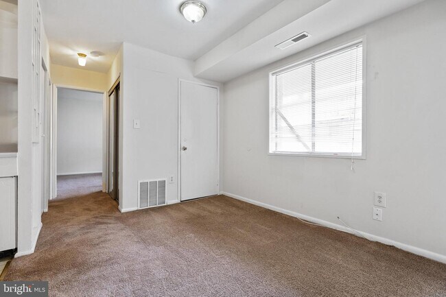 Building Photo - 5408 85th Ave
