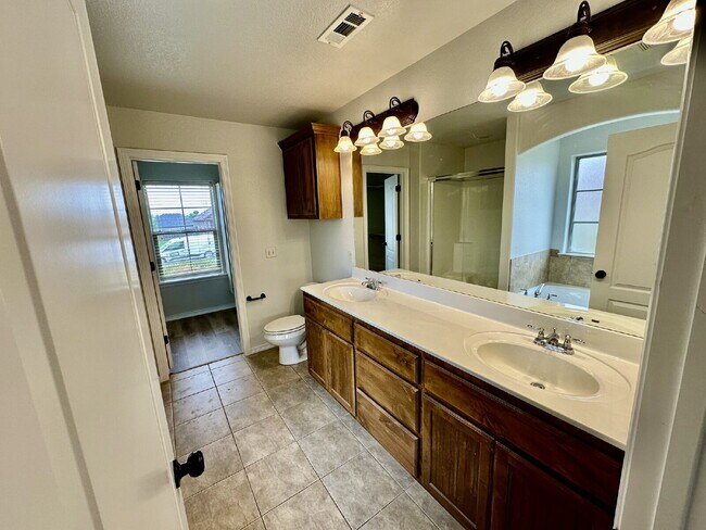 Building Photo - 441 Sorrento Dr