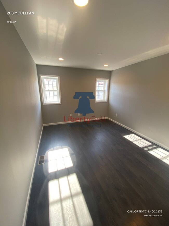 Building Photo - 208 McClellan St