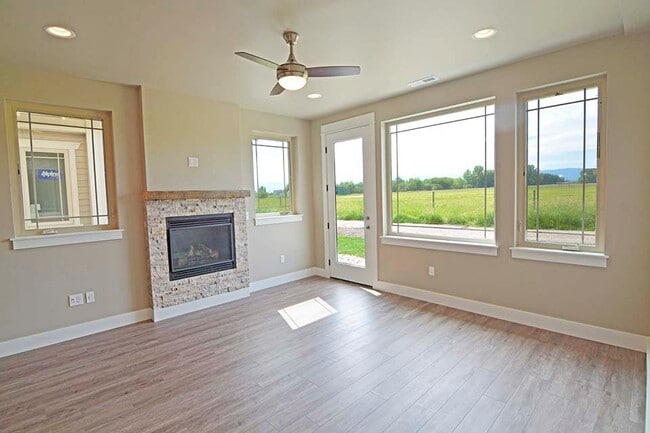 Building Photo - Luxury Four Bedroom with Farmland Views