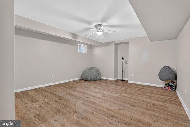 Building Photo - 13016 Pilgrims Inn Dr