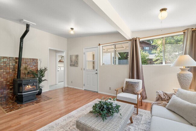 Building Photo - Sunny and Charming Boulder Creek Retreat - Modern Living on a Shared Property