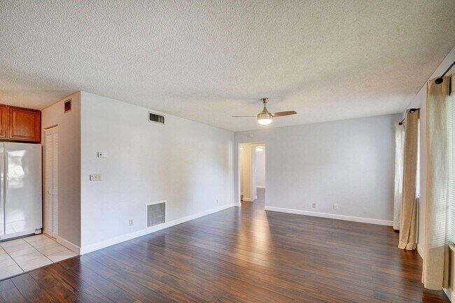 Building Photo - 4844 Sable Pine Cir