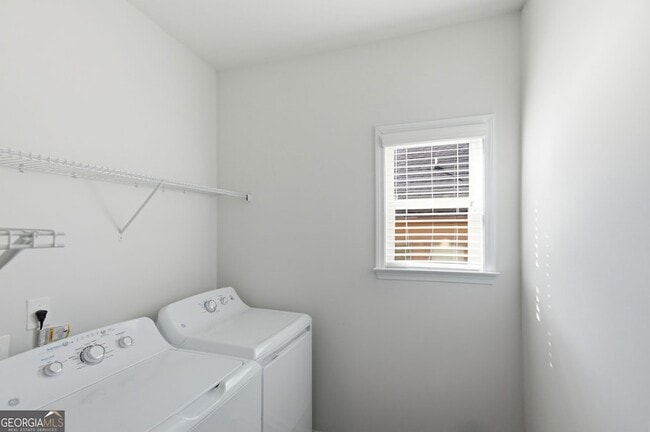 Building Photo - 1415 Dahlia Dr