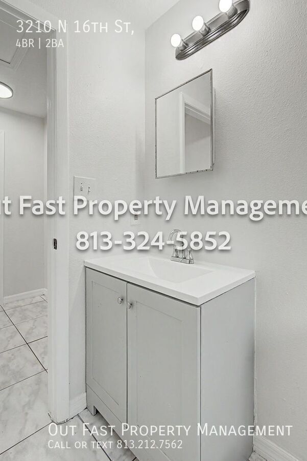 Building Photo - 3210 N 16th St