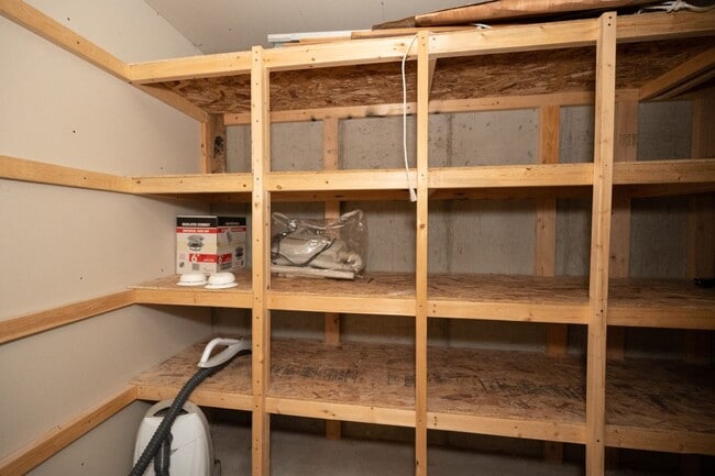 Building Photo - Beautiful Home in West Jordan!