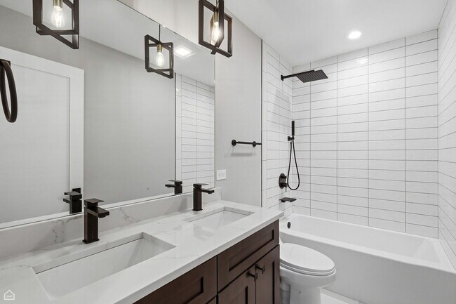 Building Photo - 2718 Budd St