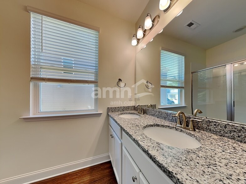 Building Photo - 17331 Alydar Commons Ln