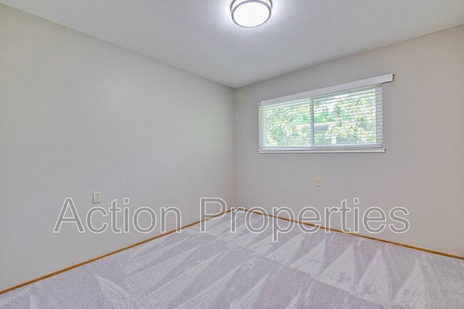 Building Photo - 14225 Lora Dr