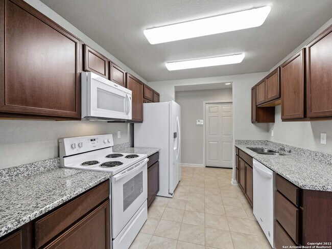 Building Photo - 130 Villa Grande