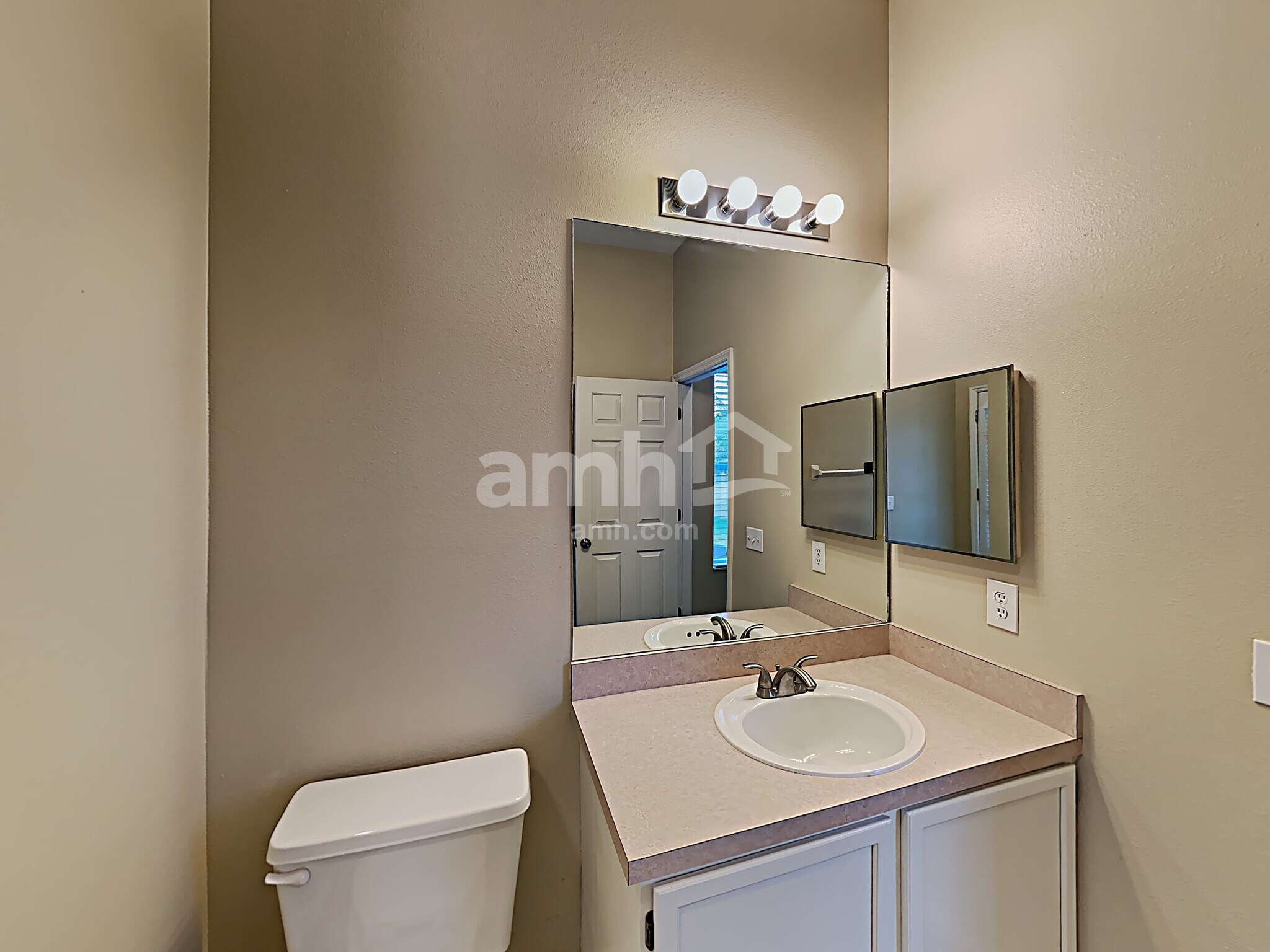 Building Photo - 10042 Cypress Shadow Ave