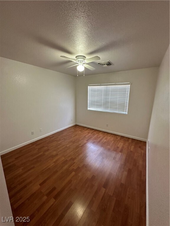 Building Photo - 260 Village Ct