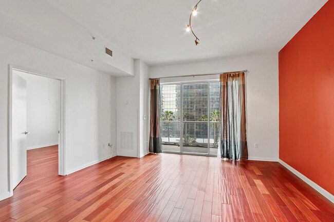 Building Photo - 488 E Ocean Blvd