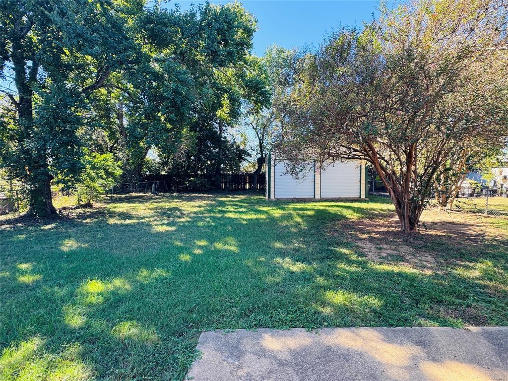 Building Photo - 728 E Gardendale Dr
