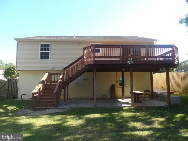 Building Photo - 1511 Pullman Dr