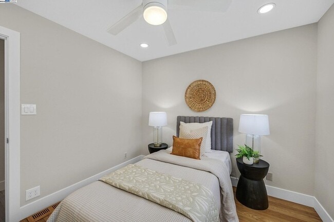 Building Photo - Updated Single-Story 4BR Home with Pool in Prime Pleasanton Valley Location