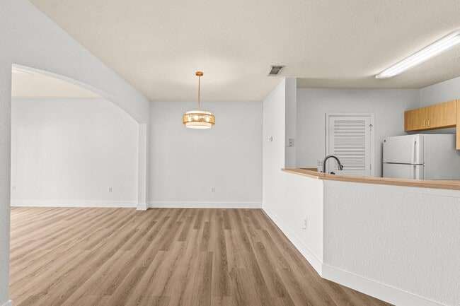 Building Photo - 1503 Belmont Pl