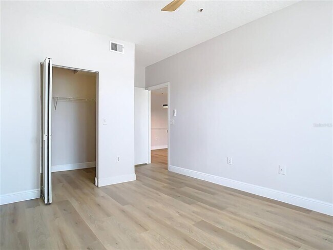 Building Photo - 5560 Metrowest Blvd