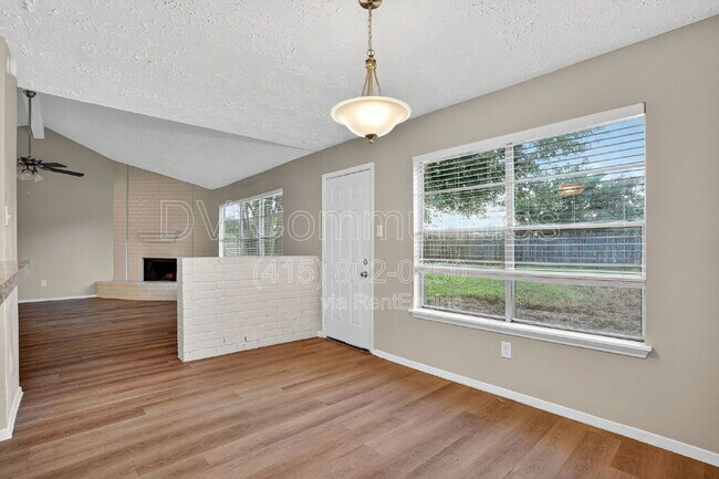 Building Photo - 20021 Cottonglade Ln