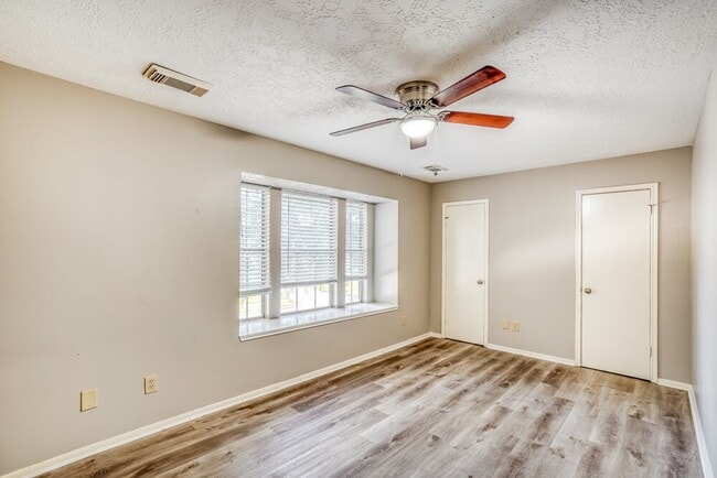 Building Photo - 4255 Gypsy Pops Dr