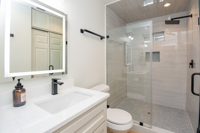 Building Photo - 2509 Terry St